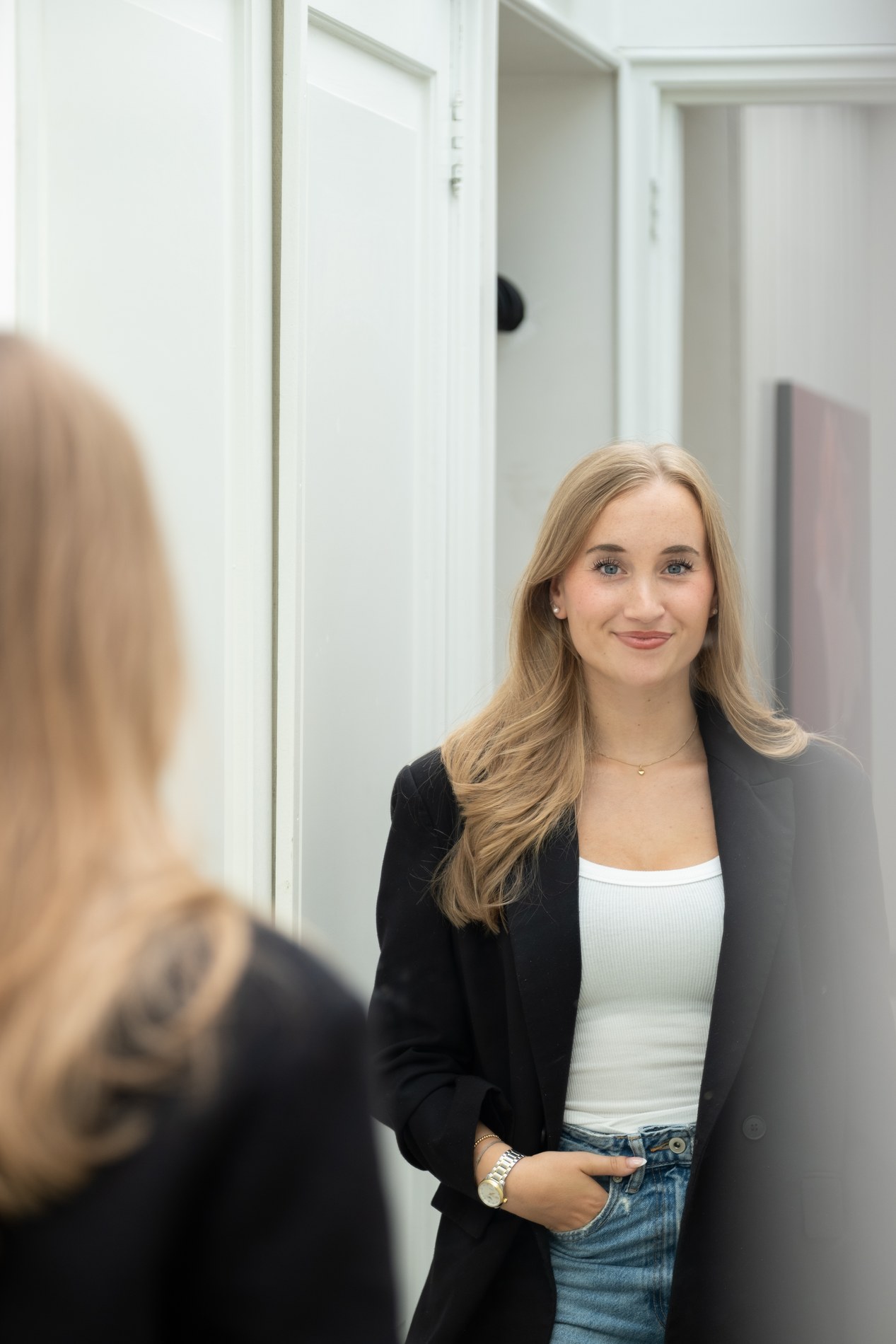 Kleurenportret van Floortje Slikkerveer